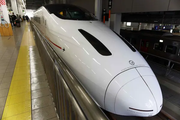 Kyushu Shinkansen 800